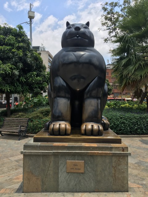 plaza botero medellin